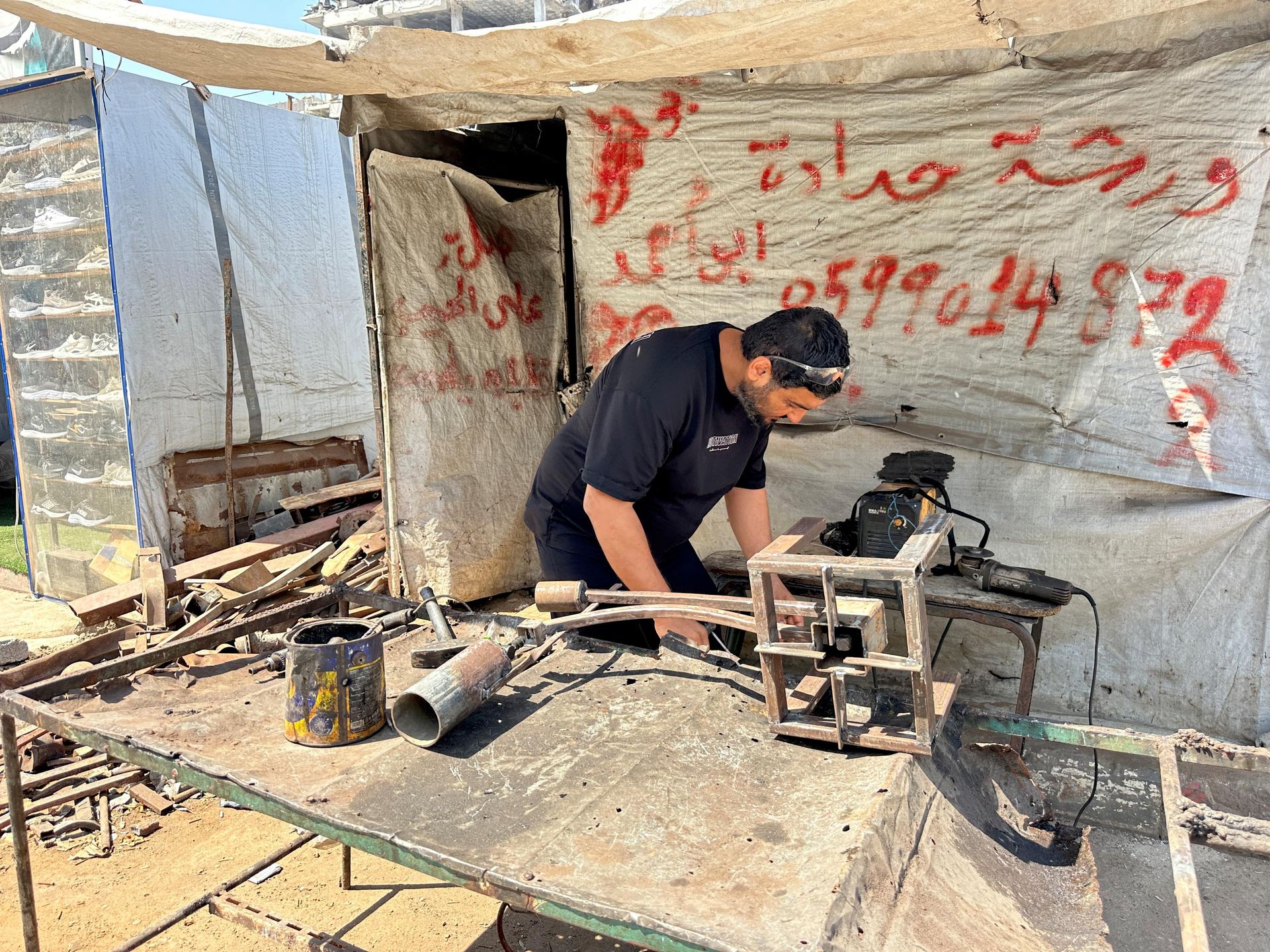 غاز حديدي من ركام الحرب...ابتكار فلسطيني يُشعل مواقد النازحين بزيت الطهي غاز حديدي من ركام الحرب...ابتكار فلسطيني يُشعل مواقد النازحين بزيت الطهي - سبوتنيك عربي, 1920, 16.07.2026