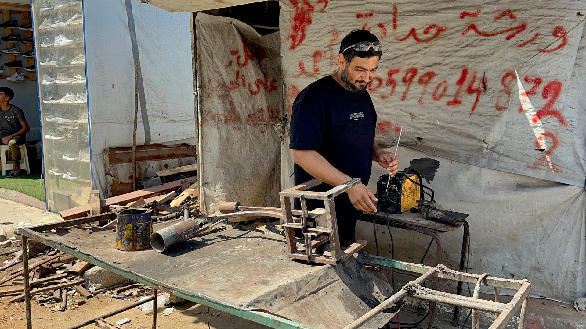 غاز حديدي من ركام الحرب...ابتكار فلسطيني يُشعل مواقد النازحين بزيت الطهي غاز حديدي من ركام الحرب...ابتكار فلسطيني يُشعل مواقد النازحين بزيت الطهي - سبوتنيك عربي, 1920, 16.07.2026