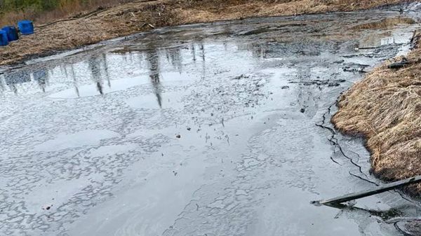 موقع تسرب نفطي يحتوي على سوائل في كومي - سبوتنيك عربي