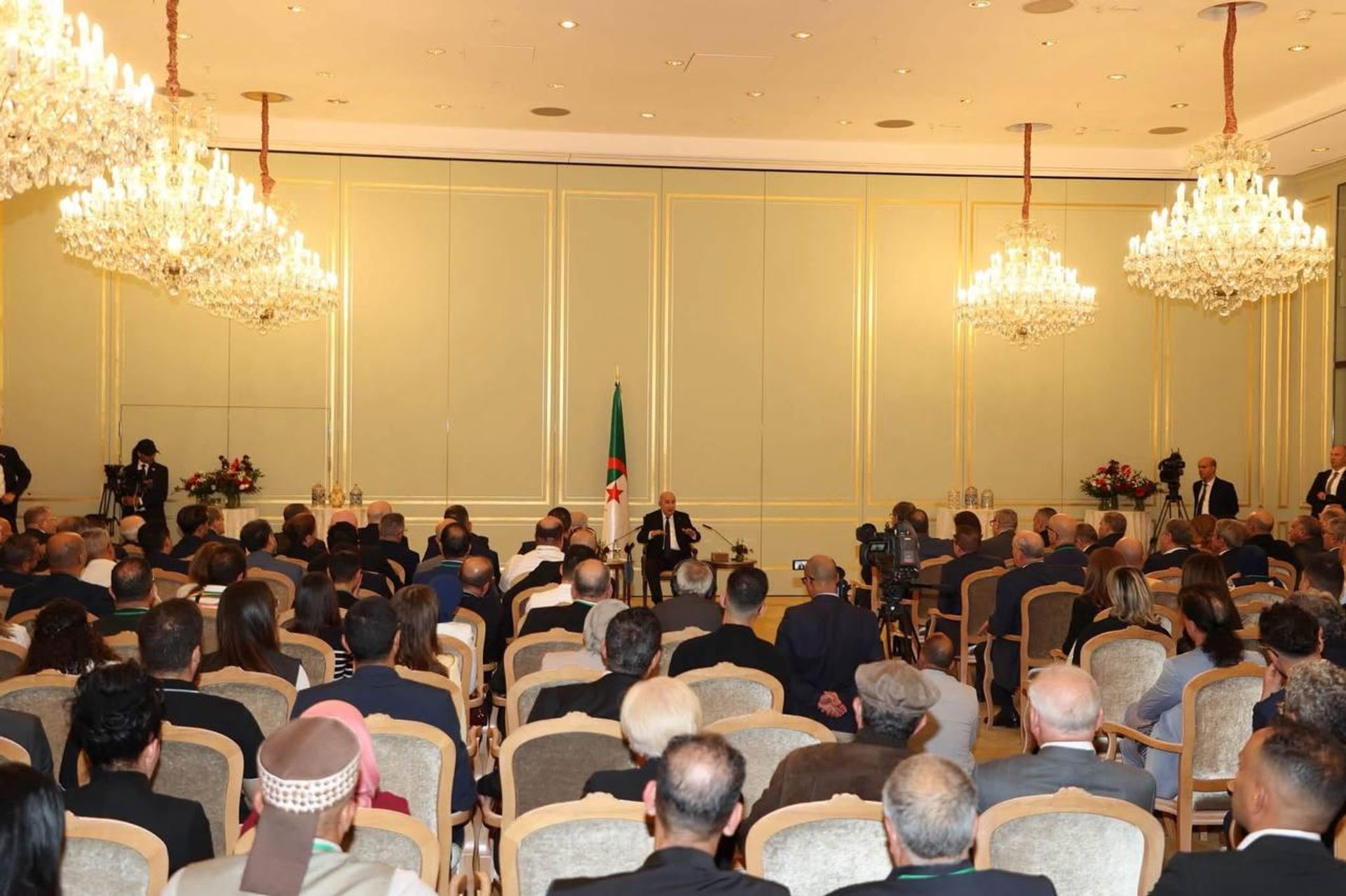الرئيس الجزائري عبد المجيد تبون من ألمانيا: دعوة جديدة للمّ الشمل وتغليب المصلحة الوطنية الرئيس الجزائري عبد المجيد تبون من ألمانيا: دعوة جديدة للمّ الشمل وتغليب المصلحة الوطنية - سبوتنيك عربي, 1920, 17.07.2026