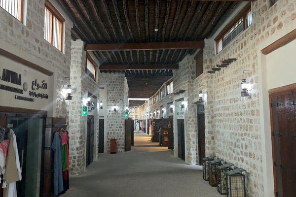سوق &quot;العرصة&quot;... أقدم أسواق الإمارات حيث يمتزج التاريخ بالحرفة، يوليو 2026 - سبوتنيك عربي
