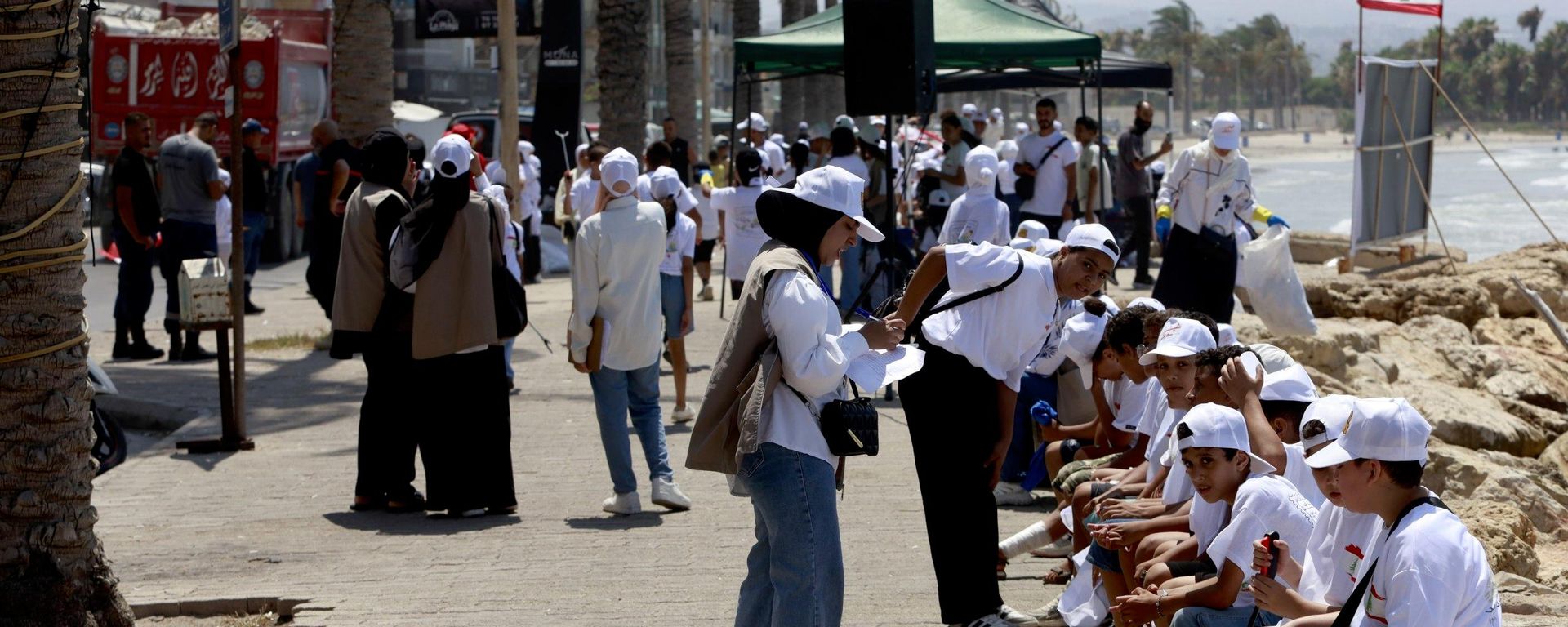 بين الركام والأمل... متطوعون يعيدون الحياة إلى مدينة صور جنوبي لبنان
بين الركام والأمل... متطوعون يعيدون الحياة إلى مدينة صور جنوبي لبنان
- سبوتنيك عربي, 1920, 24.07.2026