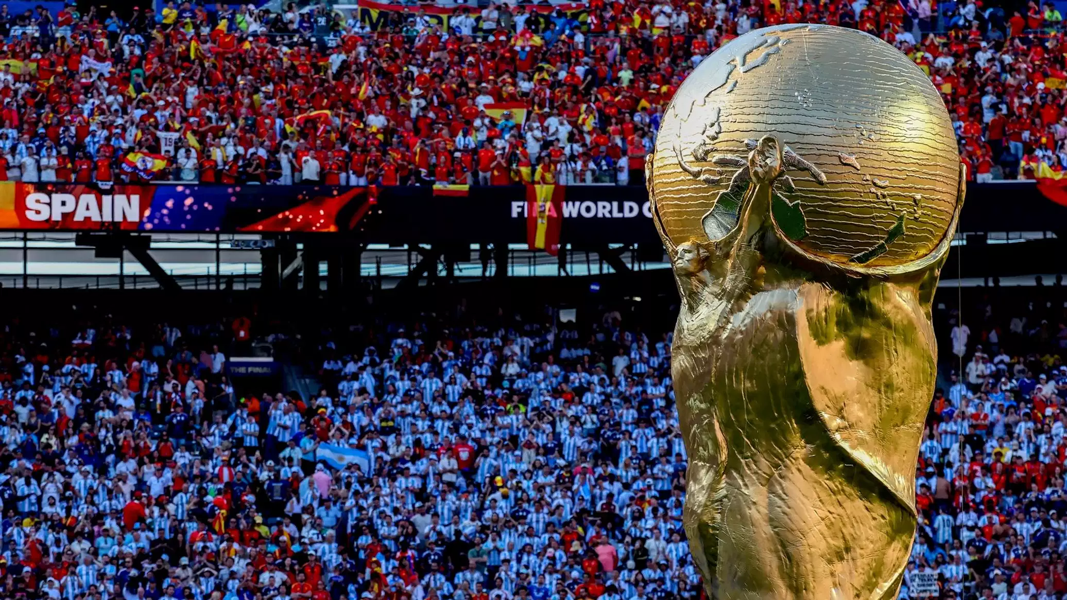 رئيس "فيفا" يدافع عن خطة استثمارية لكأس العالم بعد جدل حول "بيع البطولة"