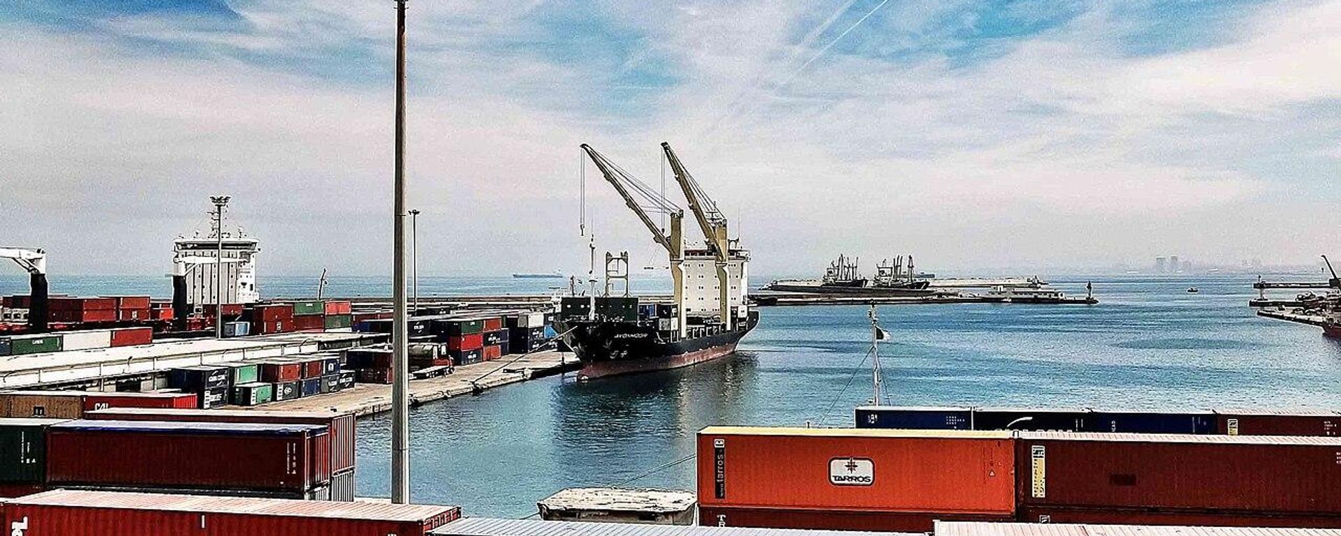 من الطريق العابر للصحراء إلى الألياف البصرية.. كيف تبني الجزائر جسورا اقتصادية نحو إفريقيا؟ - سبوتنيك عربي, 1920, 11.08.2026