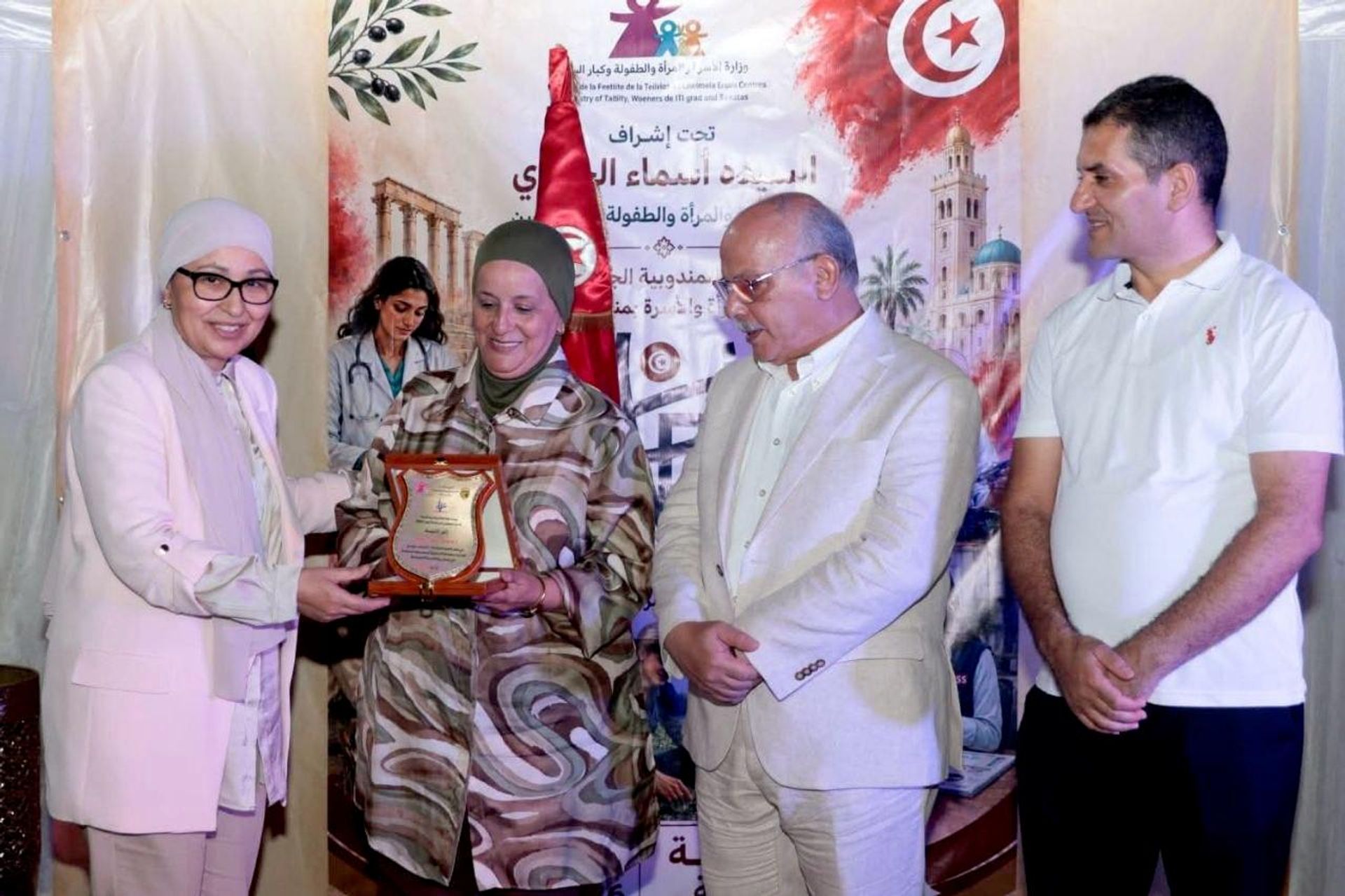 في عيدها الوطني.. هل نجحت المرأة التونسية في الحفاظ على مكاسبها؟
في عيدها الوطني.. هل نجحت المرأة التونسية في الحفاظ على مكاسبها؟
- سبوتنيك عربي, 1920, 13.08.2026