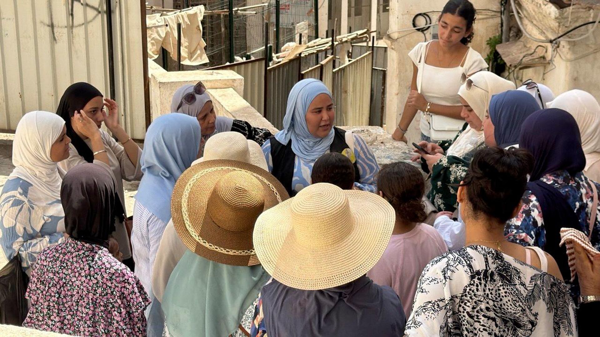 نساء في دروب القصبة.. مرشدة سياحية تصنع للجزائريات موعدًا مع ذاكرة المدينة
نساء في دروب القصبة.. مرشدة سياحية تصنع للجزائريات موعدًا مع ذاكرة المدينة
- سبوتنيك عربي, 1920, 14.08.2026