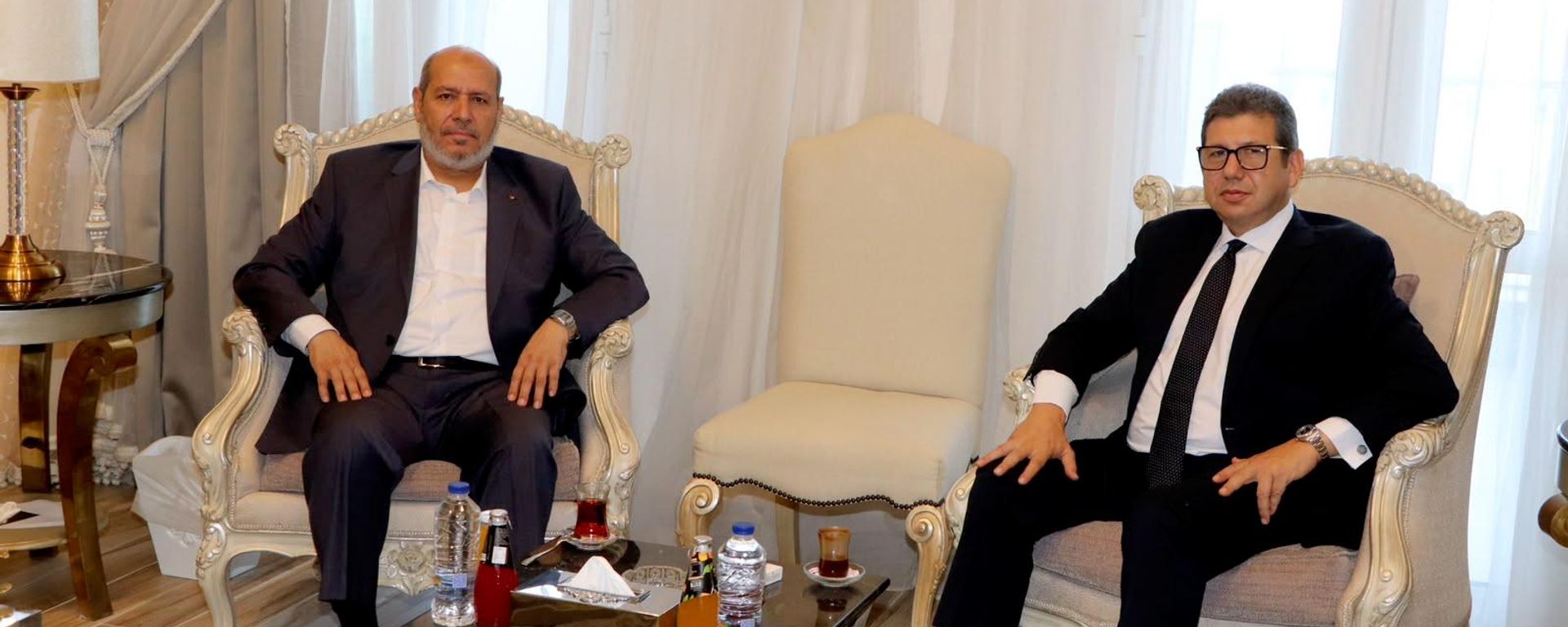 رئيس جهاز المخابرات العامة المصرية اللواء حسن رشاد يستقبل وفدا قياديا من حركة حماس برئاسة رئيس المكتب السياسي للحركة خليل الحية - سبوتنيك عربي, 1920, 16.08.2026