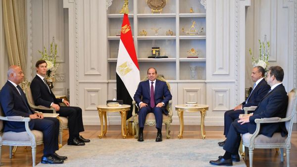 الرئيس المصري عبد الفتاح السيسي يستقبل جاريد كوشنر صهر الرئيس الأمريكي بمدينة العلمين - سبوتنيك عربي