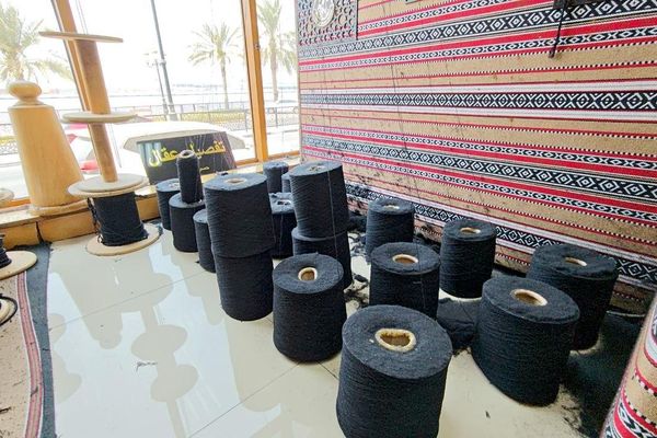 بين الصوف الأصيل والمهارة اليدوية.. أسرار صناعة العقال العربي بين الصوف الأصيل والمهارة اليدوية.. أسرار صناعة العقال العربي - سبوتنيك عربي