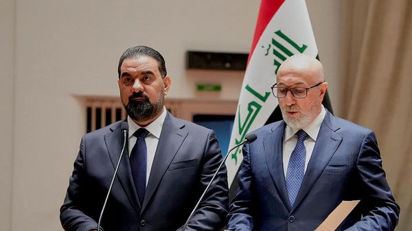 الرئيس العراقي، نزار آميدي (على اليمين)، ورئيس البرلمان العراقي، هيبت الحلبوسي (على اليسار) - سبوتنيك عربي