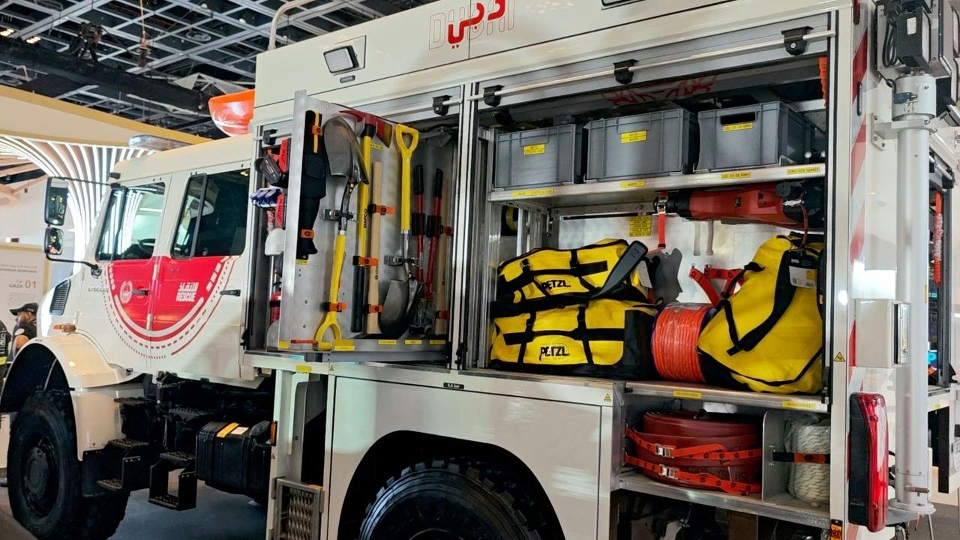 شرطة دبي تستعرض في ديهاد آليات إنقاذ ومسيرات متطورة للتعامل مع الكوارث والأزمات - سبوتنيك عربي, 1920, 24.08.2026