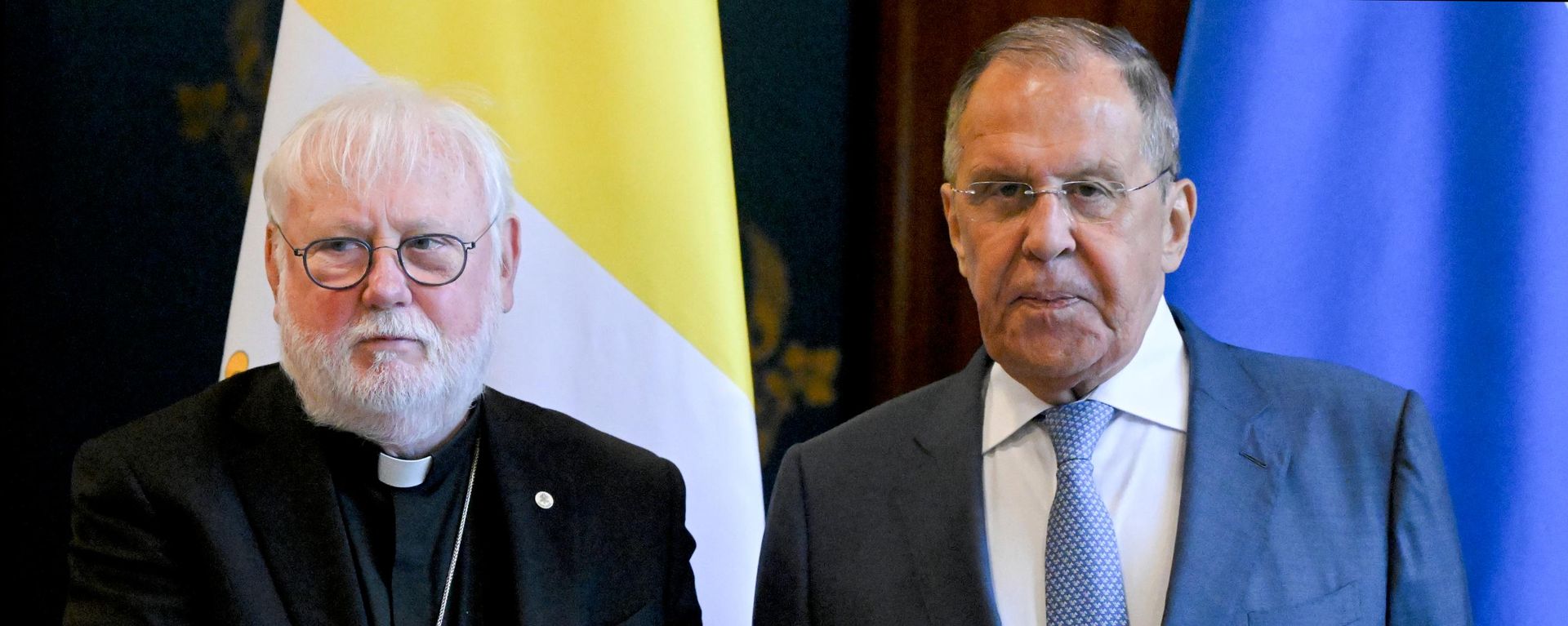 وزير الخارجية الروسي سيرغي لافروف مع سكرتير العلاقات مع الدول والمنظمات الدولية في دولة الفاتيكان، بول ريتشارد غالاغر - سبوتنيك عربي, 1920, 25.08.2026