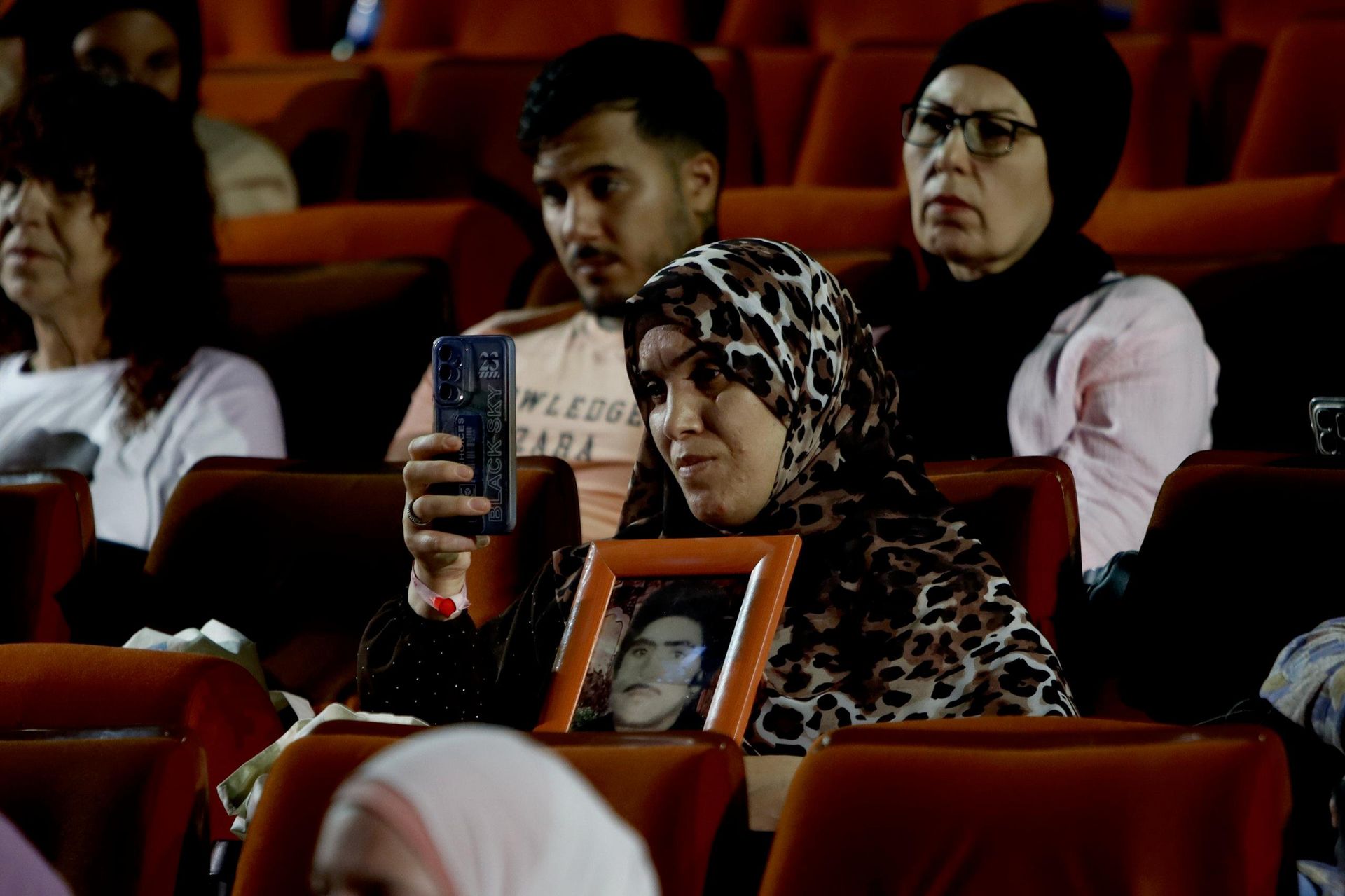 حقكن تعرفوا.. أهالي المفقودين في لبنان ينقلون قضية الحقيقة إلى جيل الشباب   - سبوتنيك عربي, 1920, 26.08.2026
