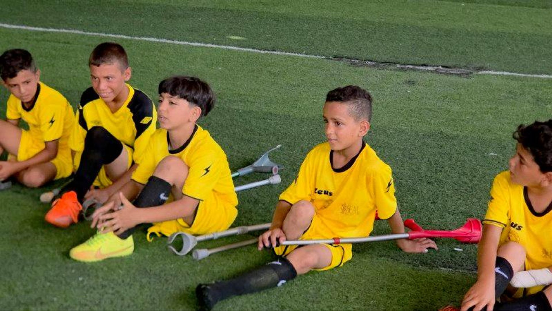 أطفال غزة مبتورو الأطراف يسجلون هدفا في مرمى الحياة أطفال غزة مبتورو الأطراف يسجلون هدفا في مرمى الحياة - سبوتنيك عربي, 1920, 26.08.2026