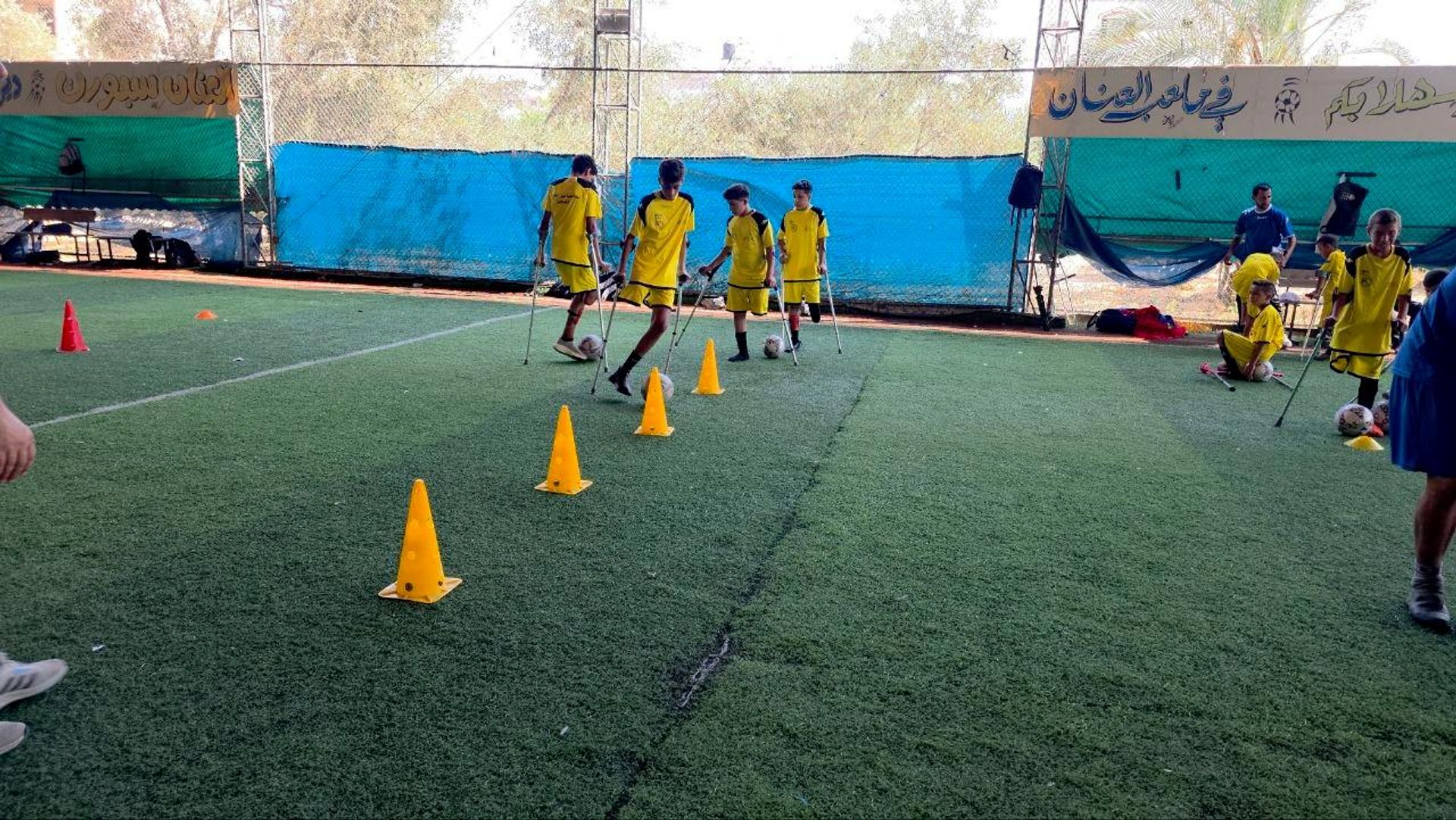 أطفال غزة مبتورو الأطراف يسجلون هدفا في مرمى الحياة أطفال غزة مبتورو الأطراف يسجلون هدفا في مرمى الحياة - سبوتنيك عربي, 1920, 26.08.2026