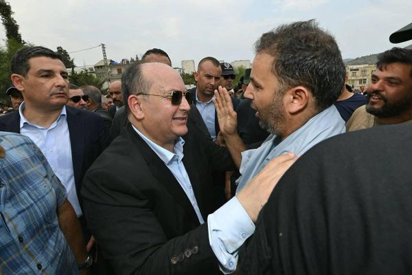 في وجه النار... جزائريون يصنعون من المحنة ملحمة تضامن، أغسطس 2026 - سبوتنيك عربي