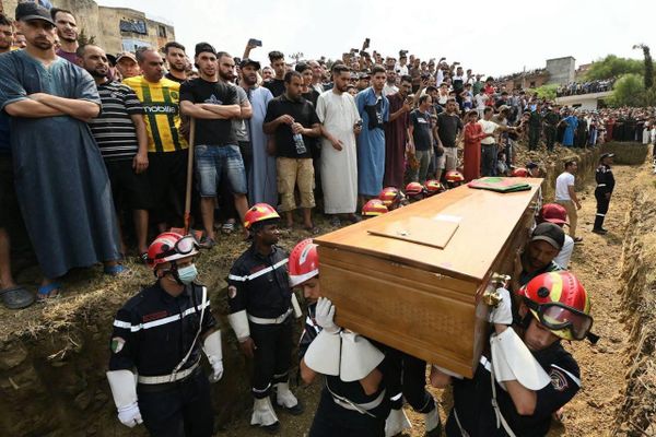 في وجه النار... جزائريون يصنعون من المحنة ملحمة تضامن، أغسطس 2026 - سبوتنيك عربي