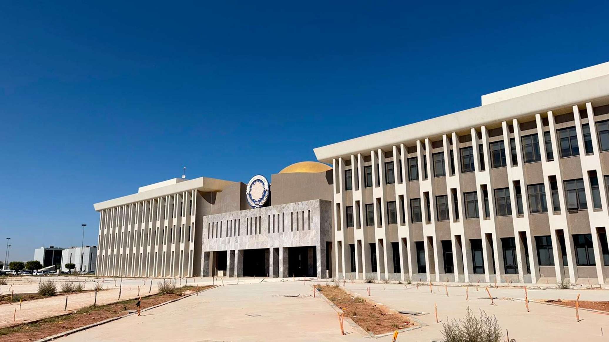 رئيس جامعة بنغازي لـ"سبوتنيك": "أم الجامعات" تستعيد حياتها من قلب الركام