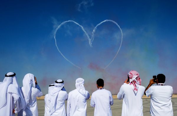 استعراض جوي لفريق "الفرسان" خلال فعاليات معرض دبي للطيران 2023. - سبوتنيك عربي