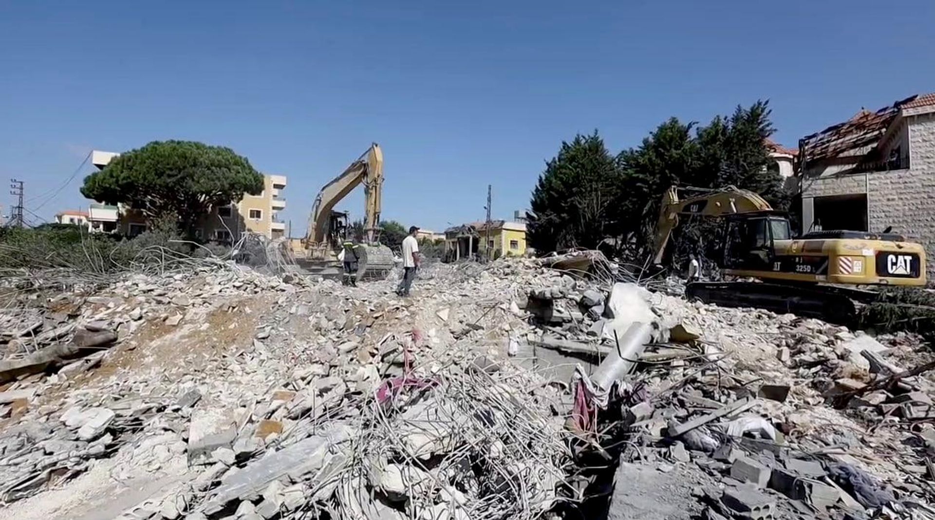 دمار كبير وهلع بين السكان... مأساة الغارات الإسرائيلية تتكرر في كفر رمان جنوبي لبنان دمار كبير وهلع بين السكان... مأساة الغارات الإسرائيلية تتكرر في كفر رمان جنوبي لبنان - سبوتنيك عربي, 1920, 07.09.2026