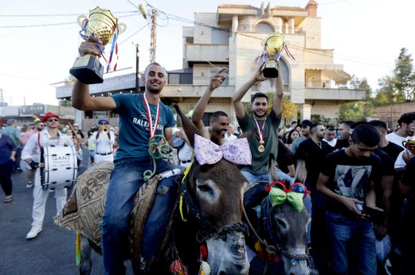 سباق للحمير في بلدة روم جنوبي لبنان سباق للحمير في بلدة روم جنوبي لبنان - سبوتنيك عربي