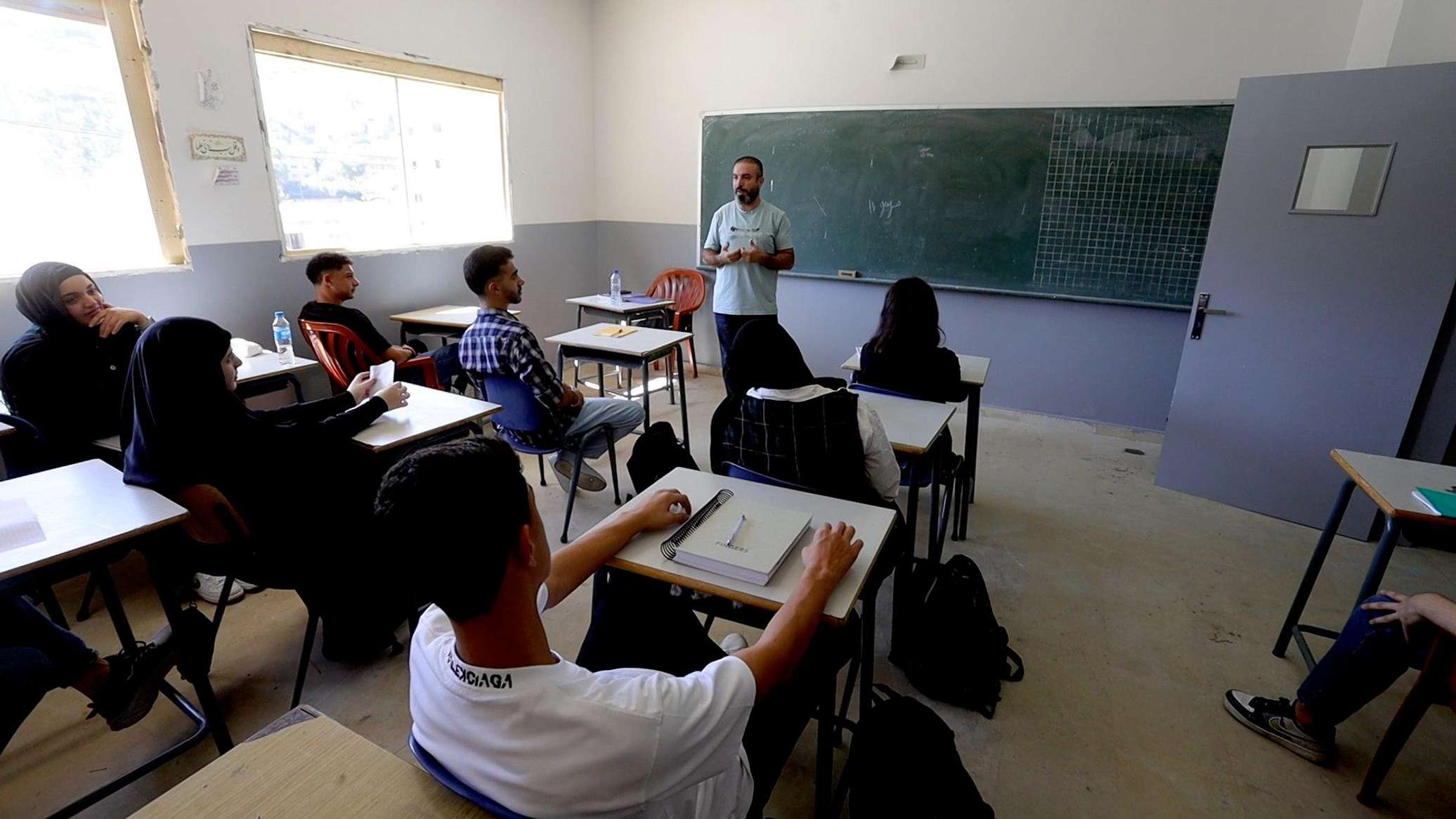 الجنوب اللبناني يفتح مدارسه على وقع الحرب فكيف هو المشهد؟