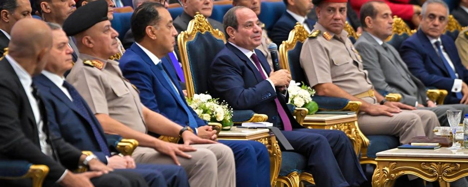 الرئيس المصري، عبد الفتاح السيسي، في حفل تخرج الدورة رقم (6) للجهات والهيئات القضائية من الأكاديمية العسكرية المصرية، مقر القيادة الاستراتيجية بالعاصمة الجديدة، القاهرة، 17 سبتمبر/ أيلول 2026 - سبوتنيك عربي, 1920, 17.09.2026