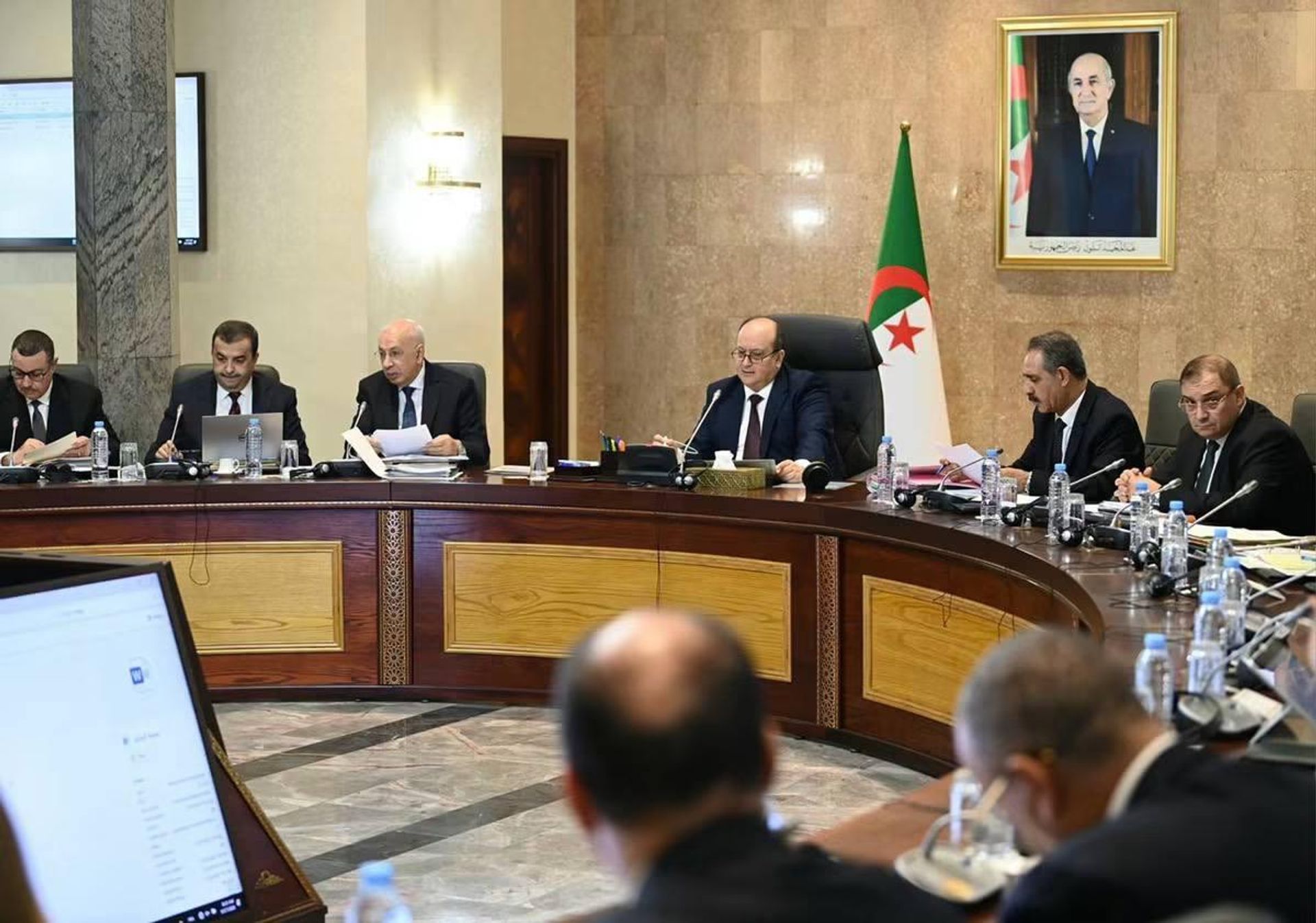 عصابات الأحياء تحت المجهر.. الجزائر تنتقل من الردع إلى الوقاية والاستباق عصابات الأحياء تحت المجهر.. الجزائر تنتقل من الردع إلى الوقاية والاستباق - سبوتنيك عربي, 1920, 18.09.2026