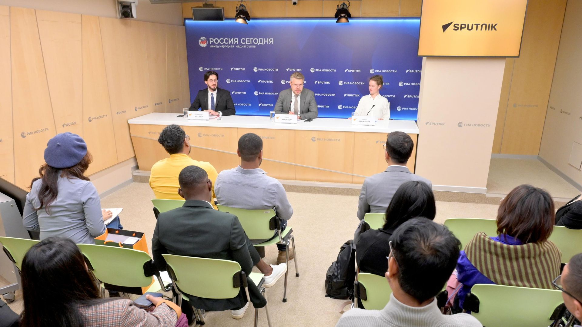 سبوتنيك برو يطلق برنامجا تدريبيا حضوريا بمشاركة 18 صحفيا من 16 دولة سبوتنيك برو يطلق برنامجا تدريبيا حضوريا بمشاركة 18 صحفيا من 16 دولة - سبوتنيك عربي, 1920, 22.09.2026