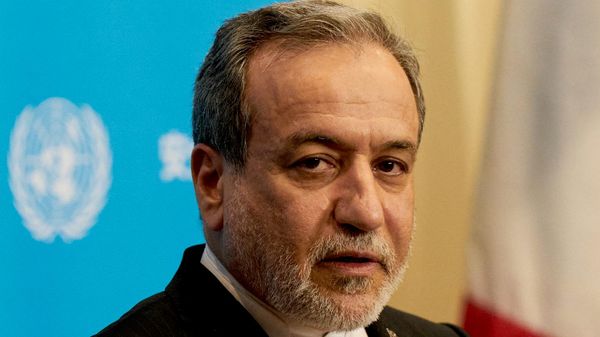 وزير الخارجية الإيراني، عباس عراقجي، يتحدث إلى وسائل الإعلام في مؤتمر صحفي خلال الدورة الـ81 للجمعية العامة للأمم المتحدة، مقر الأمم المتحدة، نيويورك، الولايات المتحدة، 25 سبتمبر/ أيلول 2026 - سبوتنيك عربي