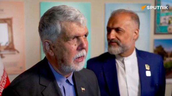 وزير الثقافة الإيراني: "سبوتنيك" تحظى بتقدير خاص في إيران