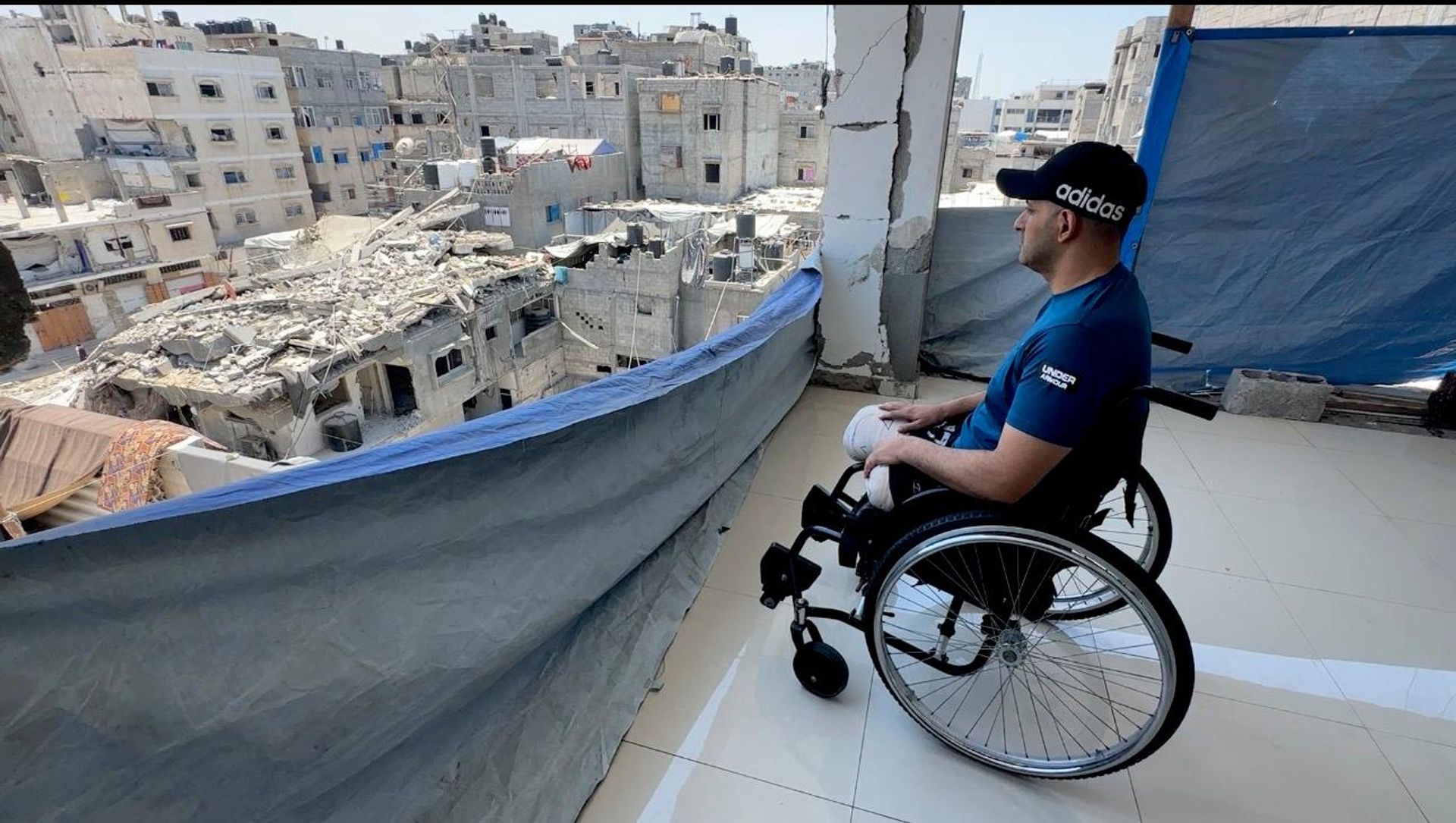 رياضي فلسطيني يحول بتر ساقيه إلى أمل بصالة ألعاب في منزله المدمر رياضي فلسطيني يحول بتر ساقيه إلى أمل بصالة ألعاب في منزله المدمر - سبوتنيك عربي, 1920, 30.09.2026