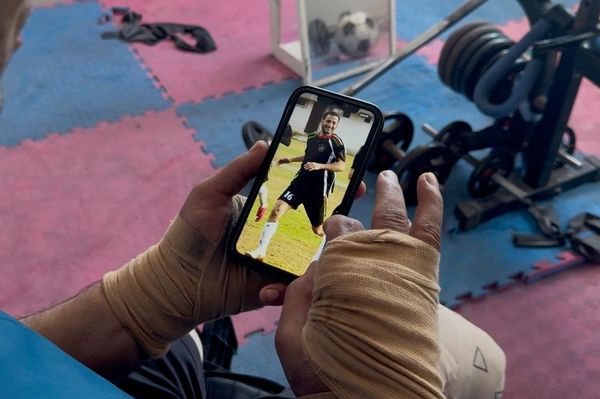 رياضي فلسطيني يحول بتر ساقيه إلى أمل بصالة ألعاب في منزله المدمر رياضي فلسطيني يحول بتر ساقيه إلى أمل بصالة ألعاب في منزله المدمر - سبوتنيك عربي