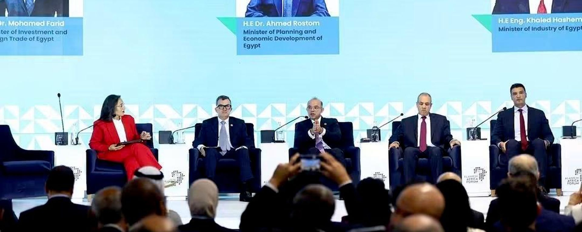 وزير الاستثمار والتجارة الخارجية المصري، الدكتور محمد فريد، خلال مشاركته في فعاليات منتدى العلمين أفريقيا، 2 أكتوبر/ تشرين الأول 2026 - سبوتنيك عربي, 1920, 02.10.2026