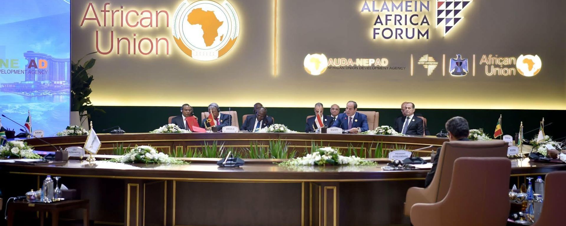 الرئيس المصري، عبد الفتاح السيسي، يترأس أعمال قمة الدول المؤسسة لوكالة الاتحاد الأفريقي للتنمية أودا - نيباد، العلمين الجديدة، مصر، 3 أكتوبر/ تشرين الأول 2026 - سبوتنيك عربي, 1920, 04.10.2026