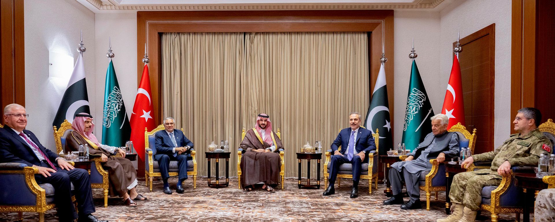 الاجتماع الطارئ للجنة الإستراتيجية السياسية والدفاعية لحلف مكة الدفاعي - سبوتنيك عربي, 1920, 05.10.2026