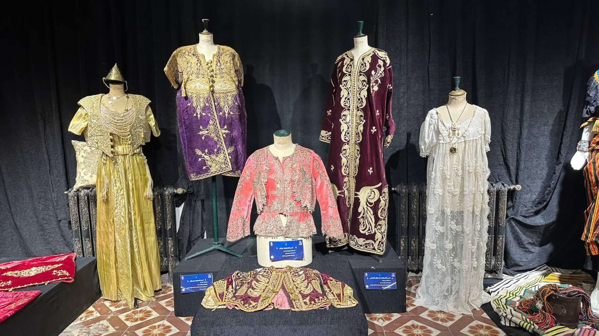 مهرجان الإبداع النسوي الـ11 في الجزائر... هل تنجح الحرفيات في إنقاذ ذاكرة التراث من الاندثار؟