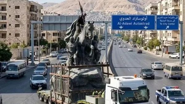 نقل تمثال صلاح الدين في العاصمة السورية دمشق  - سبوتنيك عربي