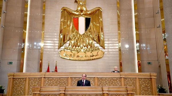 الرئيس المصري، عبد الفتاح السيسي، يؤدي اليمين الدستورية رئيساً لمصر لفترة رئاسية ثالثة، وذلك في مقر البرلمان المصري بالعاصمة الإدارية الجديدة، 2 نيسان/ أبريل 2024 - سبوتنيك عربي