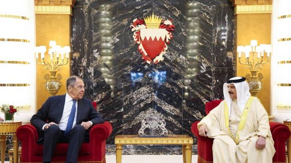وزير الخارجية الروسي سيرغي لافروف مع ملك البحرين حمد بن عيسى آل خليفة - سبوتنيك عربي