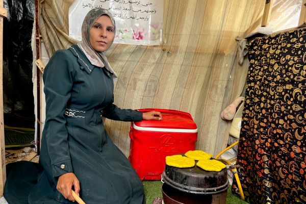 من قاعة الجامعة إلى فرن المعجنات.. رحلة أم نازحة في إعالة أطفالها - سبوتنيك عربي