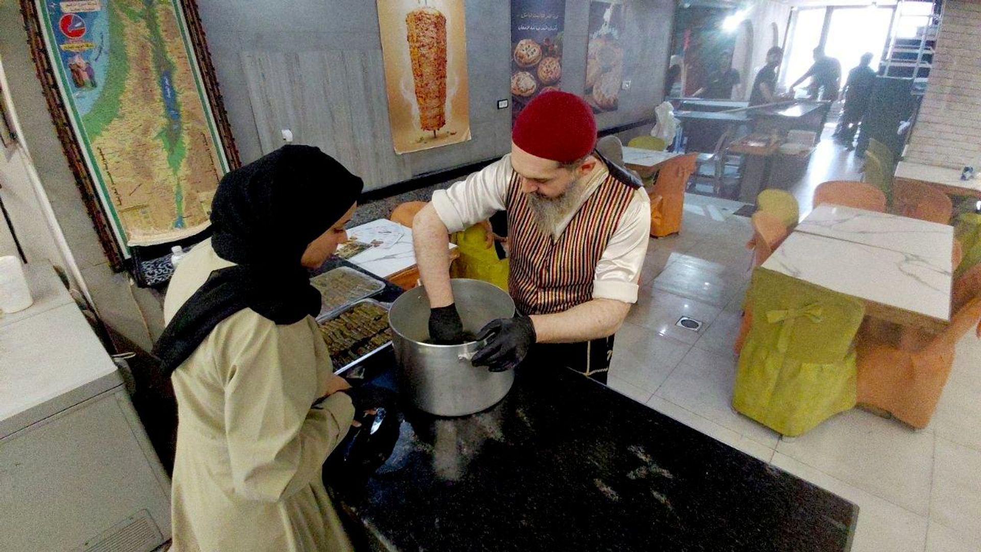 شيف سوري يعيد افتتاح مطعمه المهدّم في غزة بعدما اختار القطاع موطنا له - سبوتنيك عربي, 1920, 23.10.2026