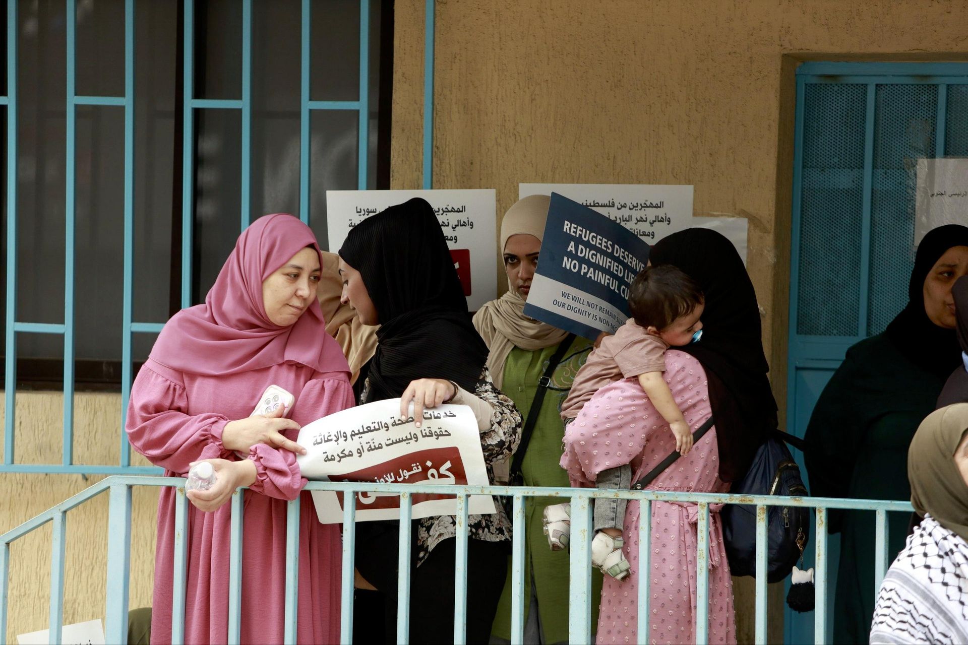 اعتصام في صيدا رفضا لتقليص خدمات أونروا ومطالبة بحماية حقوق اللاجئين الفلسطينيين اعتصام في صيدا رفضا لتقليص خدمات أونروا ومطالبة بحماية حقوق اللاجئين الفلسطينيين - سبوتنيك عربي, 1920, 27.10.2026