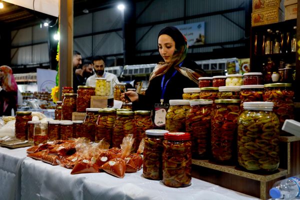 سوق &quot;أرضي&quot; يعود إلى الضاحية الجنوبية... حكاية منتجين وحرفيين لبنانيين يتمسكون بأرضهم - سبوتنيك عربي