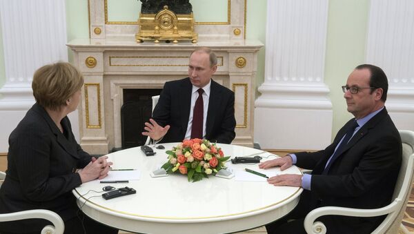 محادثات بين بوتين وميركل وهولاند  حول أوكرانيا - سبوتنيك عربي