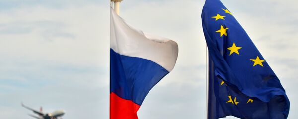 علم روسيا والاتحاد الأوروبي - سبوتنيك عربي