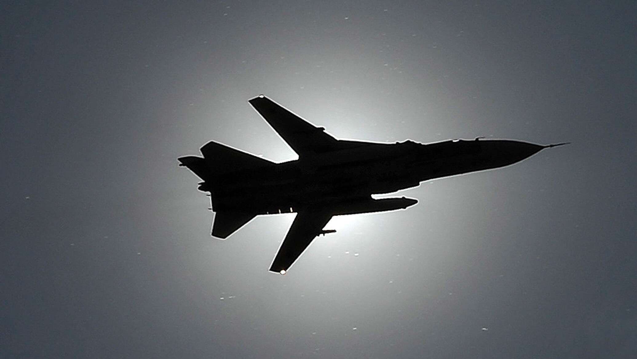 الدفاع القطرية تعلن إسقاط طائرتين "سو 24" قادمتين من إيران و7 صواريخ باليستية