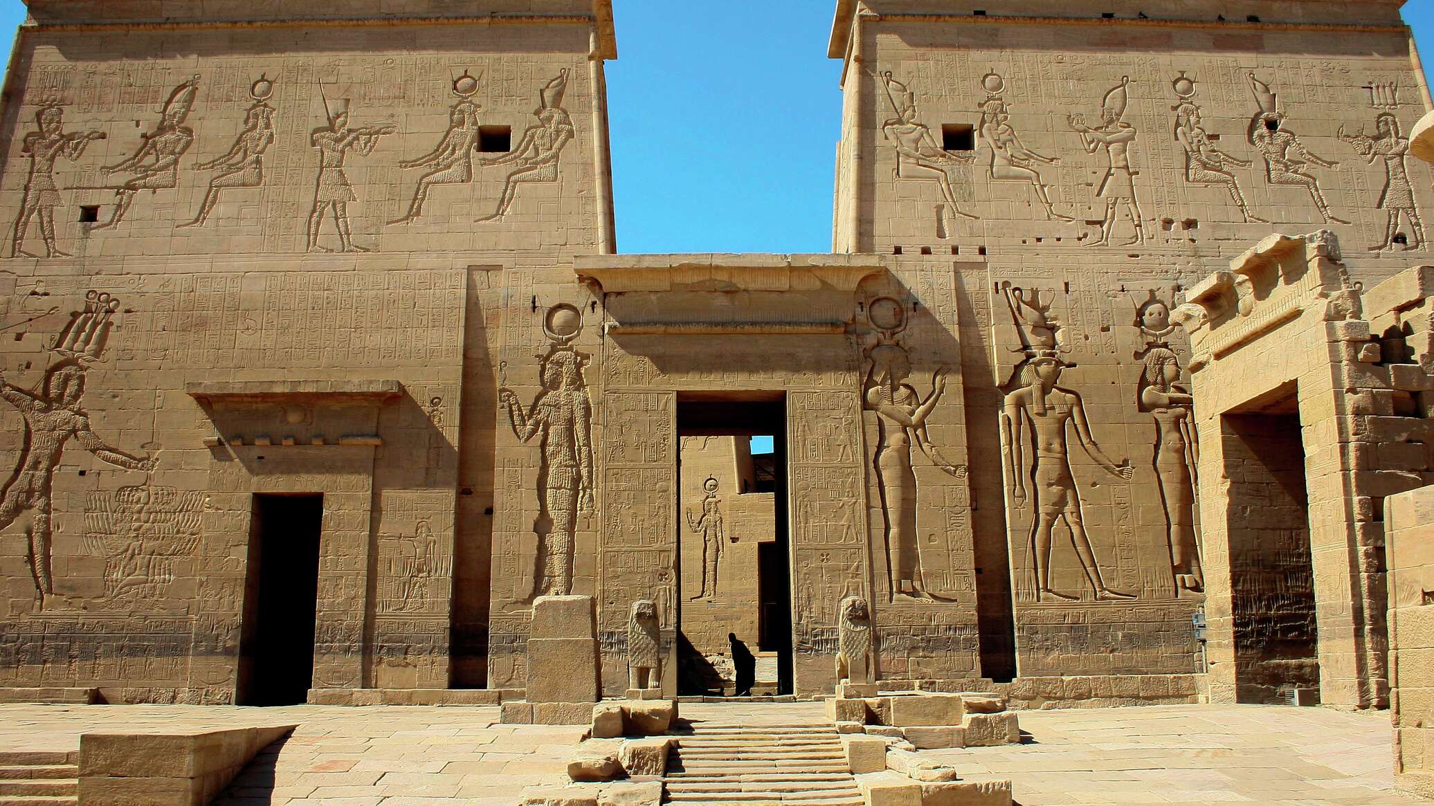 دولة أوروبية تعتزم إعادة "رأس" فرعوني مسروق عمره 3500 عام إلى مصر