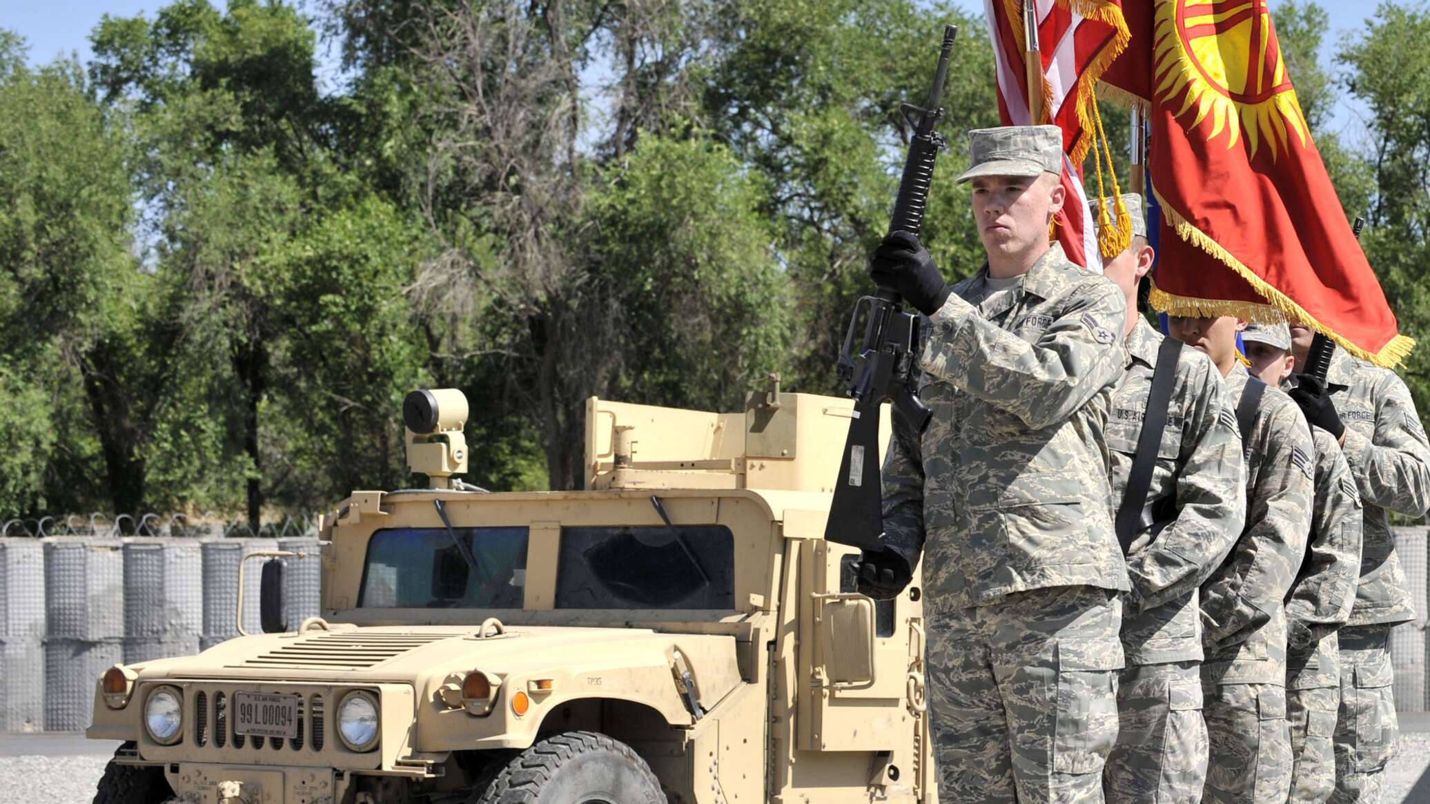 "البنتاغون" يرفع الحد الأقصى لعمر المجندين ويخفف شروط المرشحين ذوي السجلات الجنائية