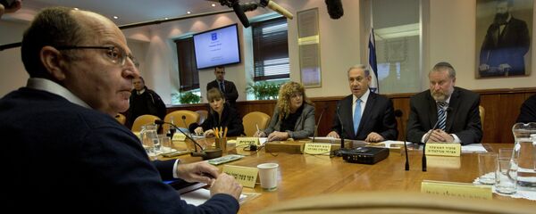 بينيامين نتنياهو وموشي يعلون - سبوتنيك عربي